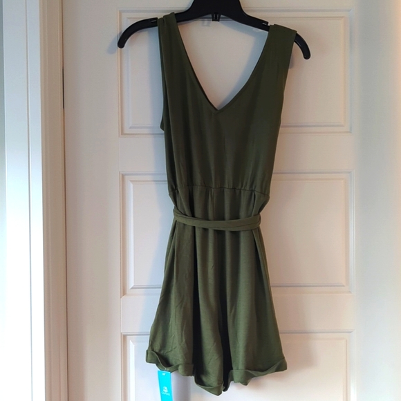 Romper - Picture 2 of 5